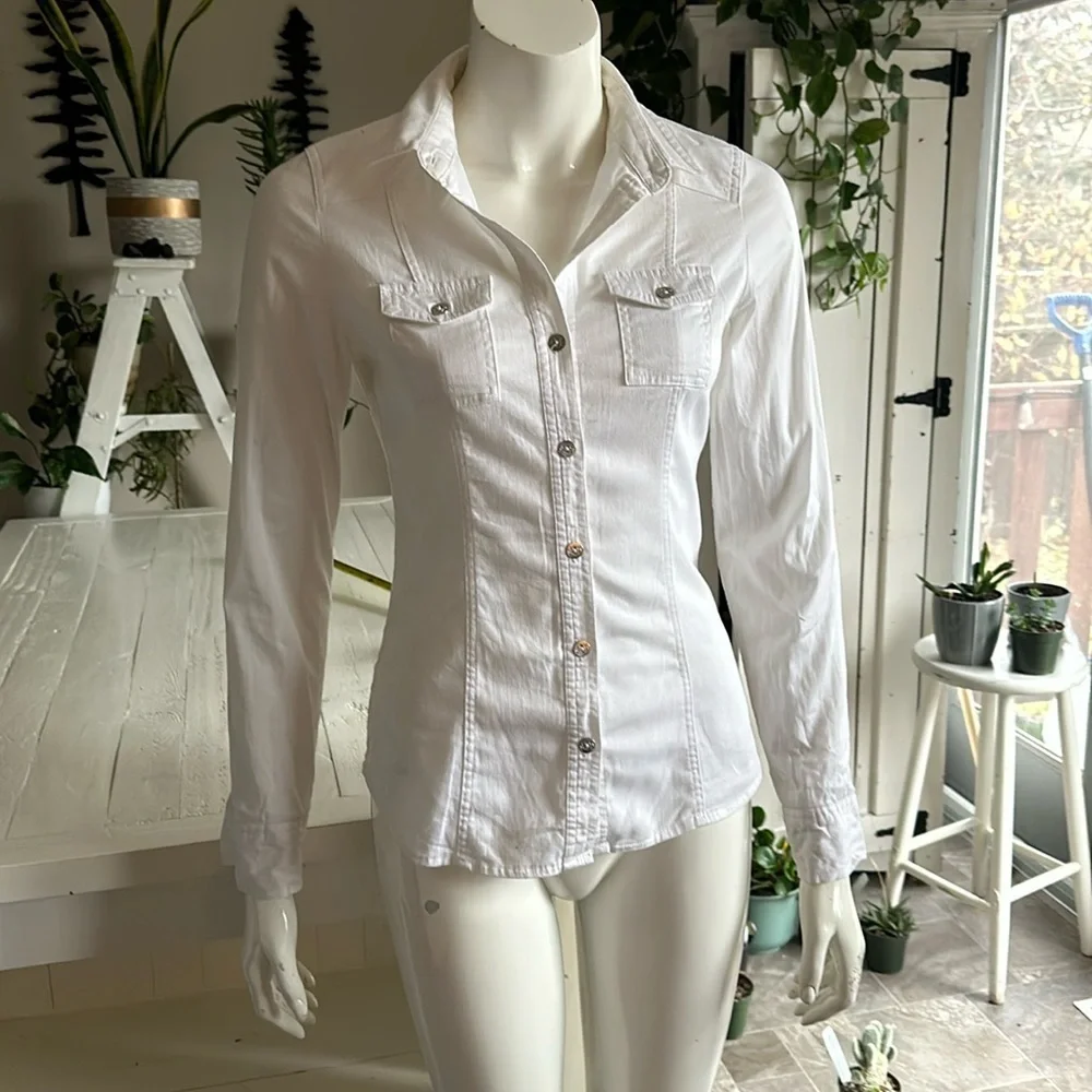 Guess long sleeve button up white blouse size XS - Picture 1 of 9